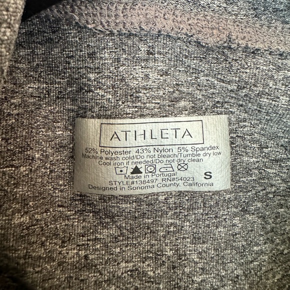 Athleta Tracker Hoodie Pullover Top Gray Small Long Sleeve Ribbed Wick #138497 - Picture 4 of 6